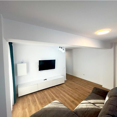 Confort Aparthotel Яш Екстериор снимка