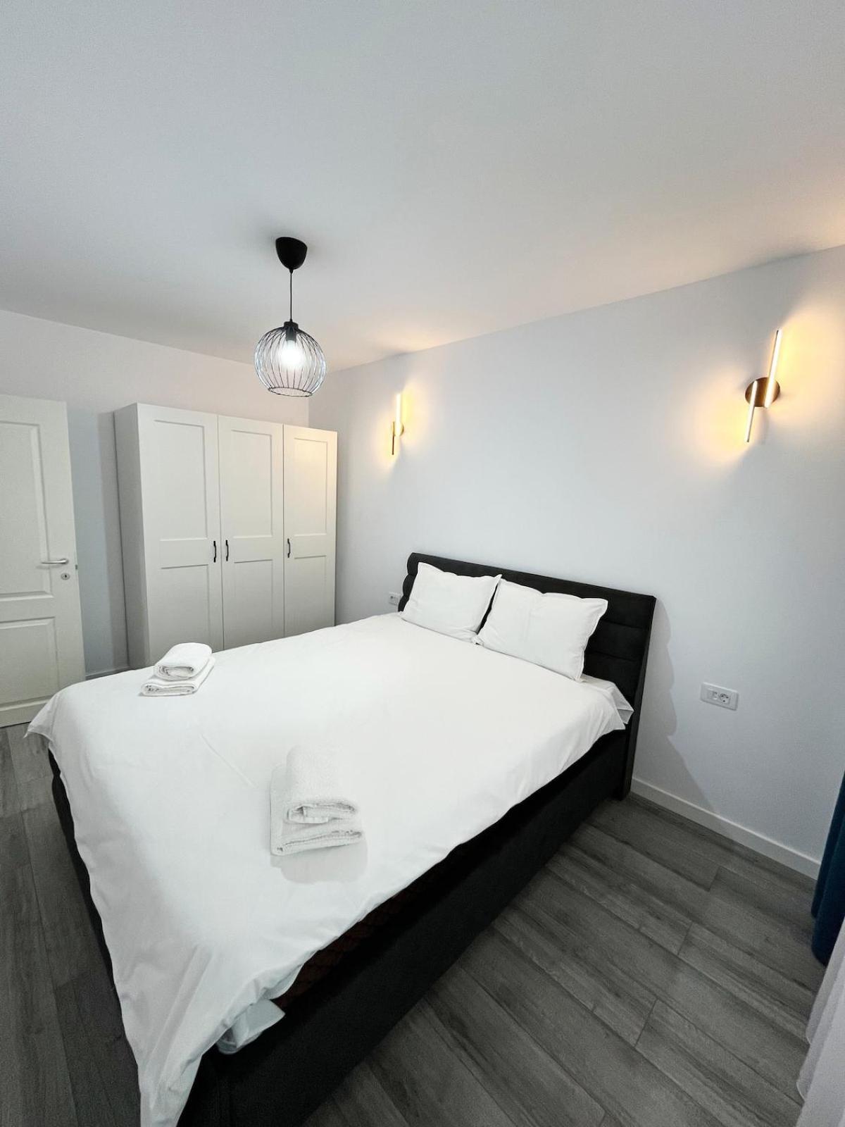 Confort Aparthotel Яш Екстериор снимка