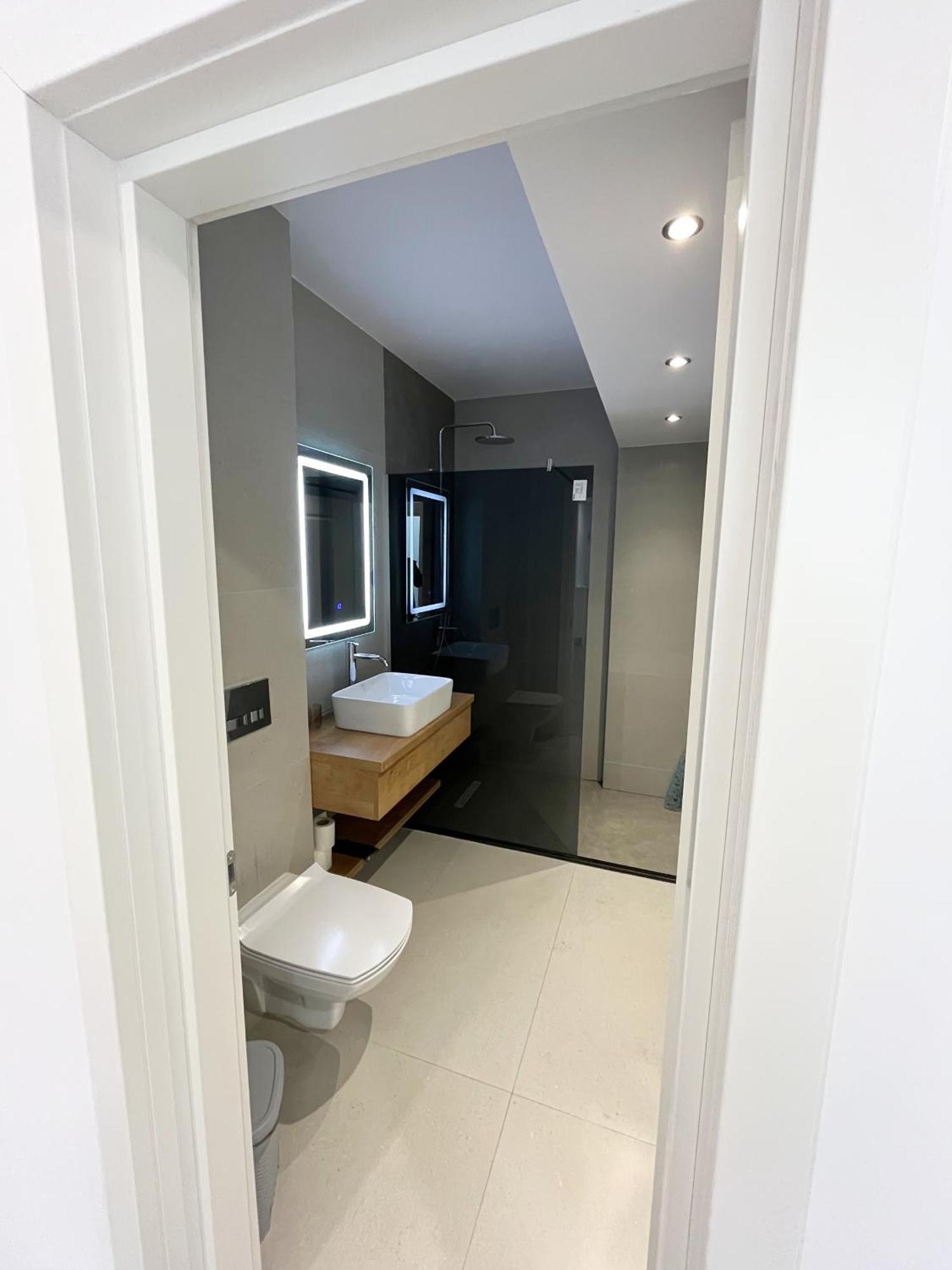 Confort Aparthotel Яш Екстериор снимка